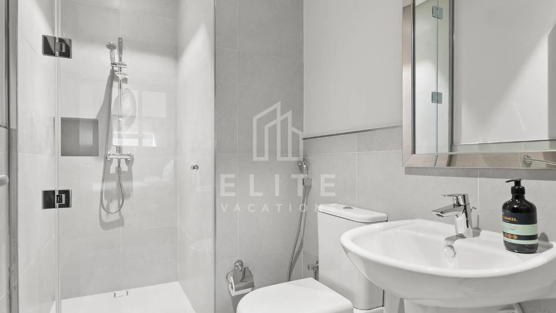 Luxury 4Br Villa Next To J1 Beach With Burj Views Dubai